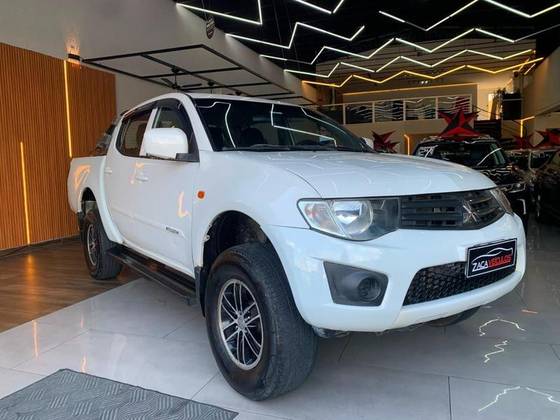 MITSUBISHI L200 TRITON 2.4 GL 4X2 CD 16V FLEX 4P MANUAL MITSUBISHI L200 TRITON 2.4 GL 4X2 CD 16V FLEX 4P MANUAL